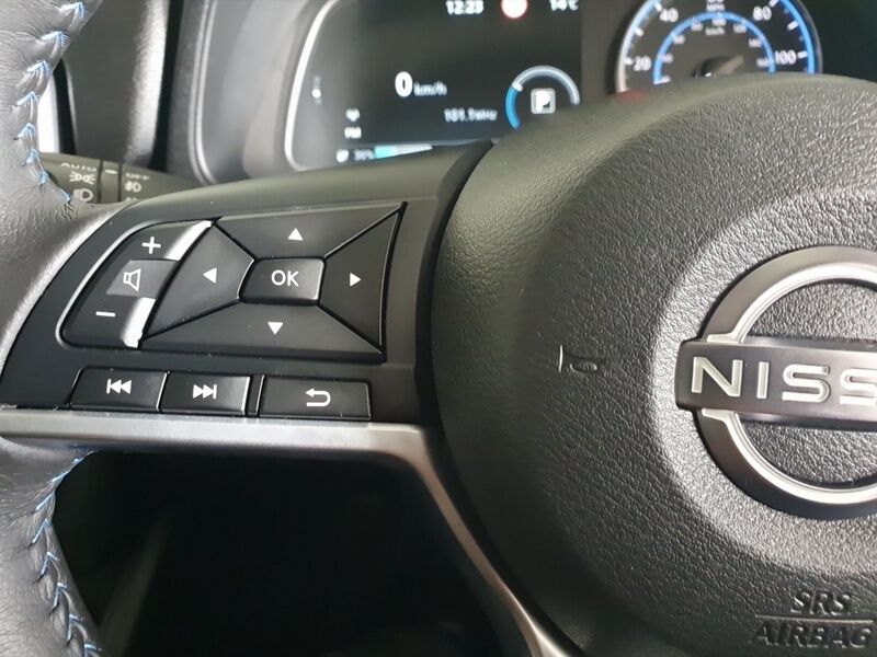 More views of Nissan Leaf