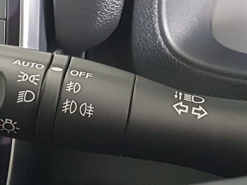 More views of Nissan Leaf