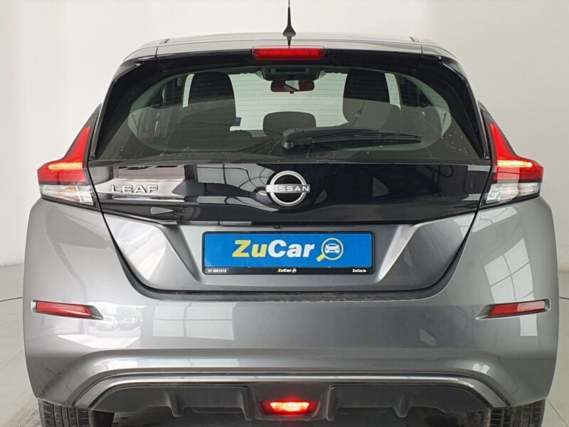 More views of Nissan Leaf