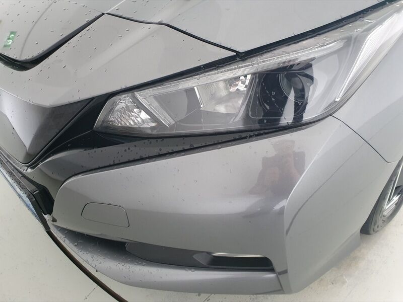 More views of Nissan Leaf