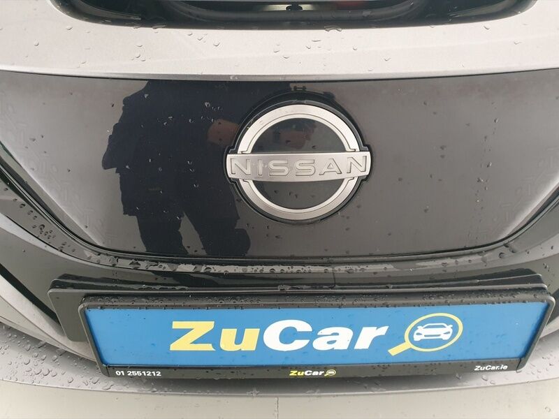 More views of Nissan Leaf