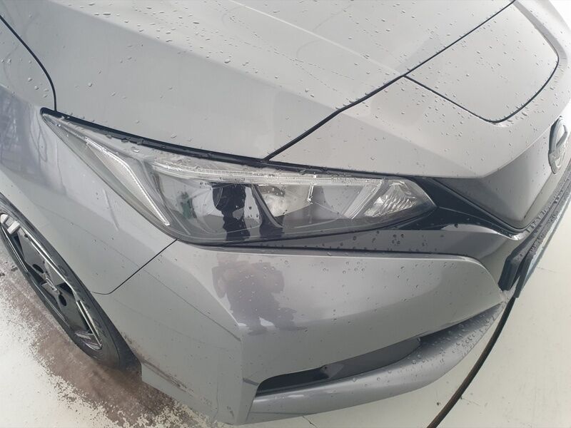 More views of Nissan Leaf