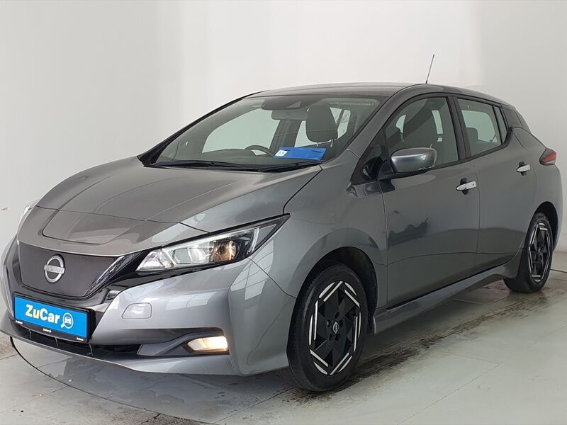 More views of Nissan Leaf