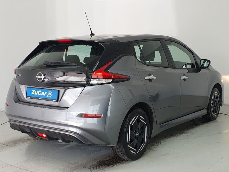 More views of Nissan Leaf
