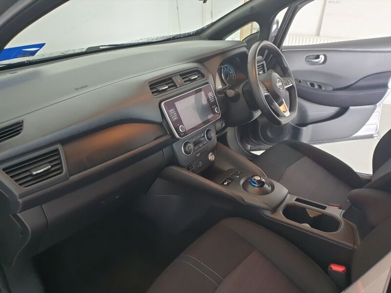 More views of Nissan Leaf
