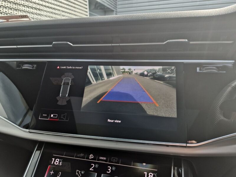 More views of Audi Q7