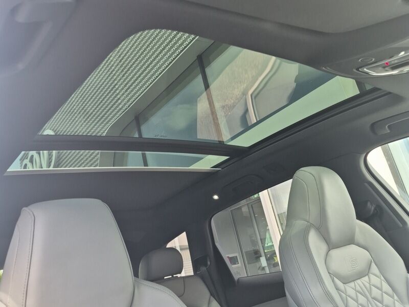 More views of Audi Q7