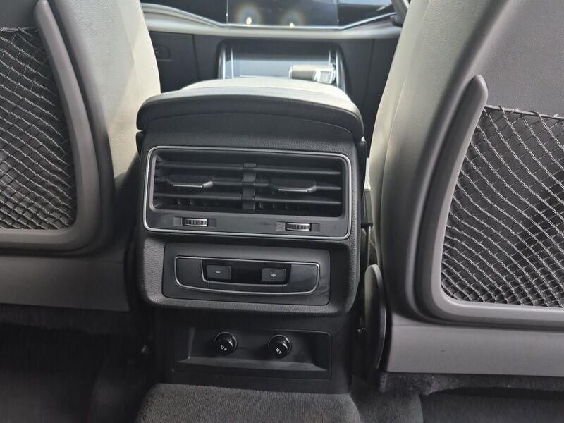 More views of Audi Q7