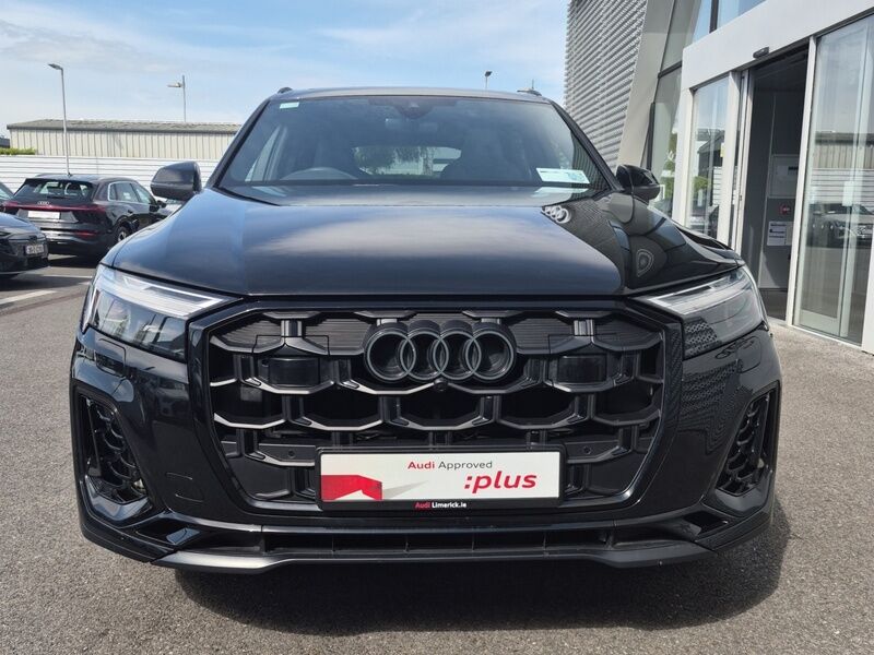 More views of Audi Q7