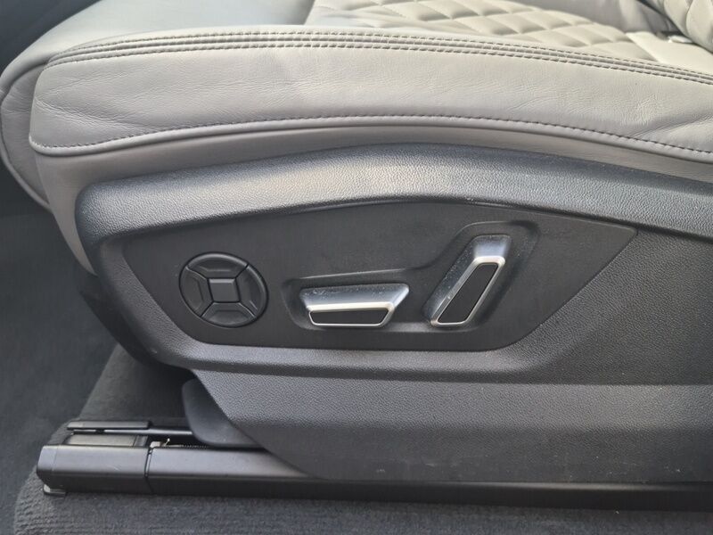 More views of Audi Q7