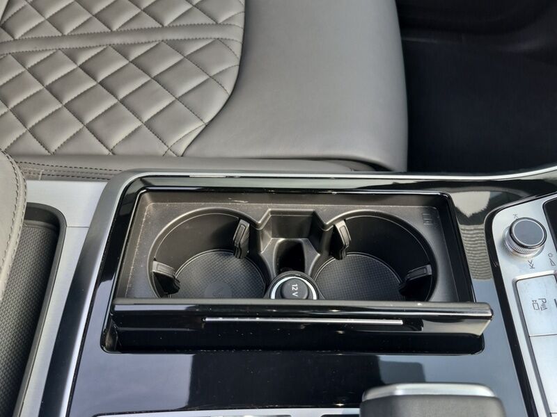 More views of Audi Q7