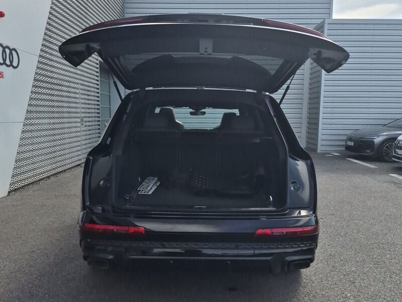 More views of Audi Q7