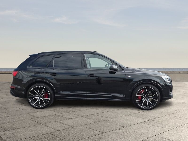 More views of Audi Q7