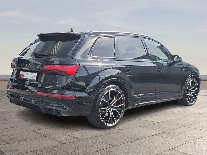 More views of Audi Q7