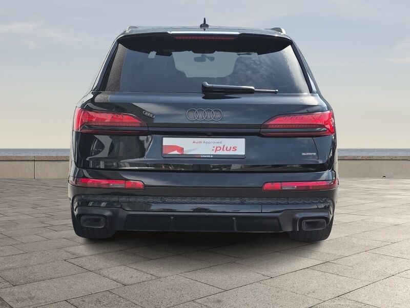 More views of Audi Q7