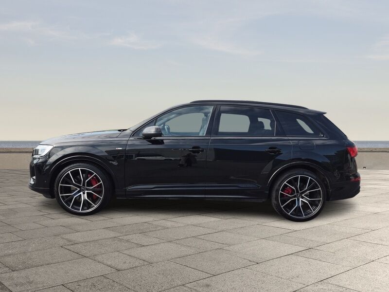 More views of Audi Q7