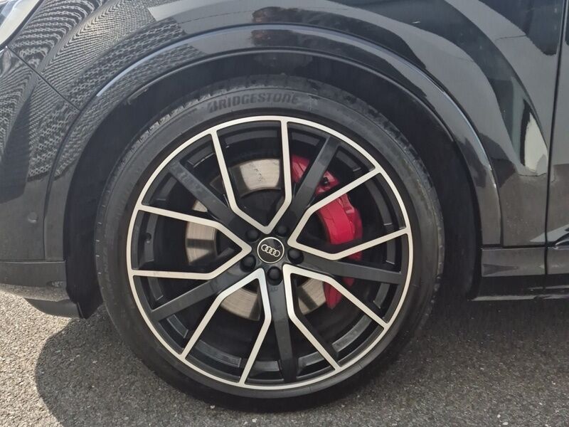 More views of Audi Q7