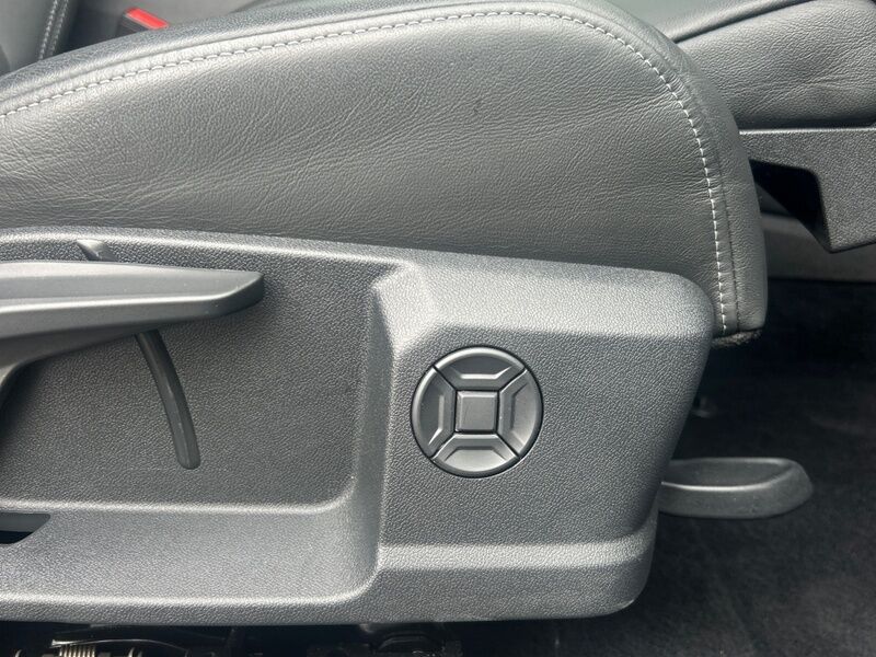 More views of Audi Q4 e-tron