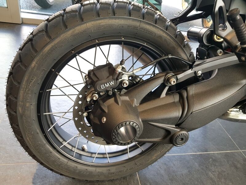 More views of BMW R12