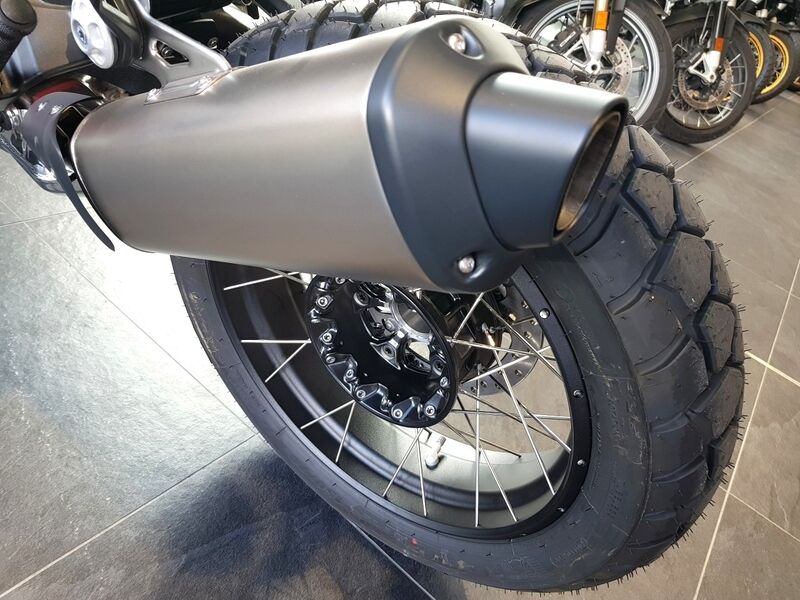 More views of BMW R12