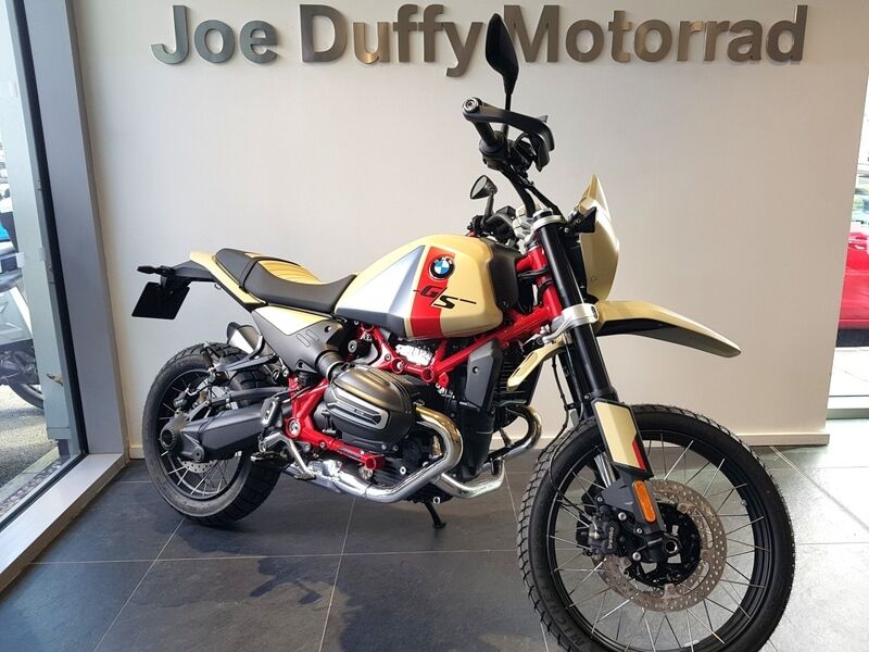 More views of BMW R12