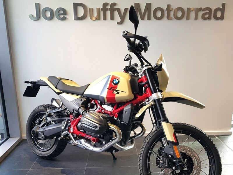 More views of BMW R12