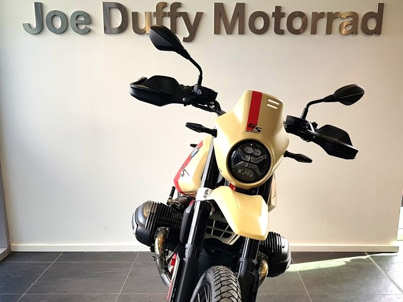 More views of BMW R12