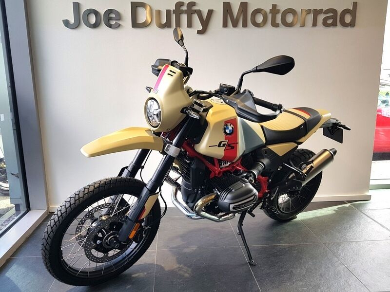 More views of BMW R12