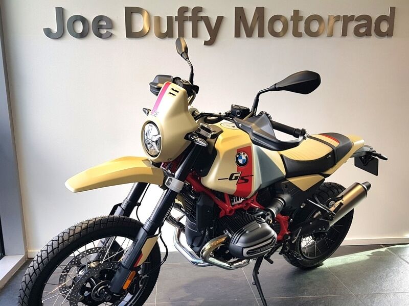 More views of BMW R12