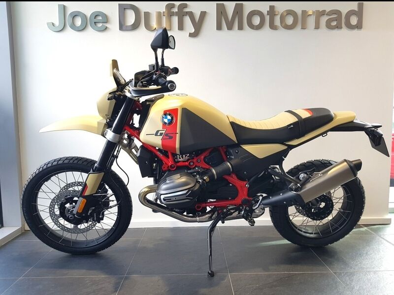 More views of BMW R12