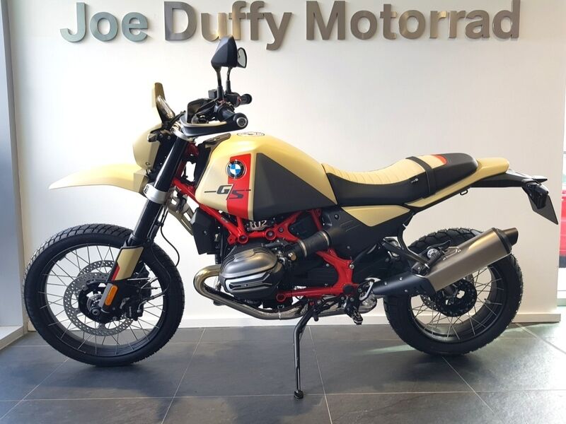 More views of BMW R12
