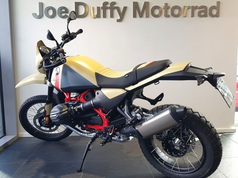 More views of BMW R12