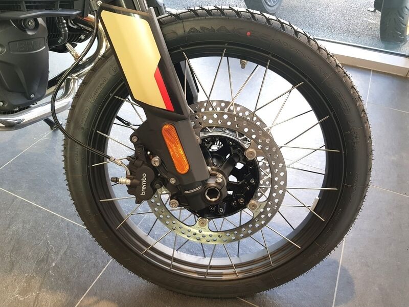 More views of BMW R12