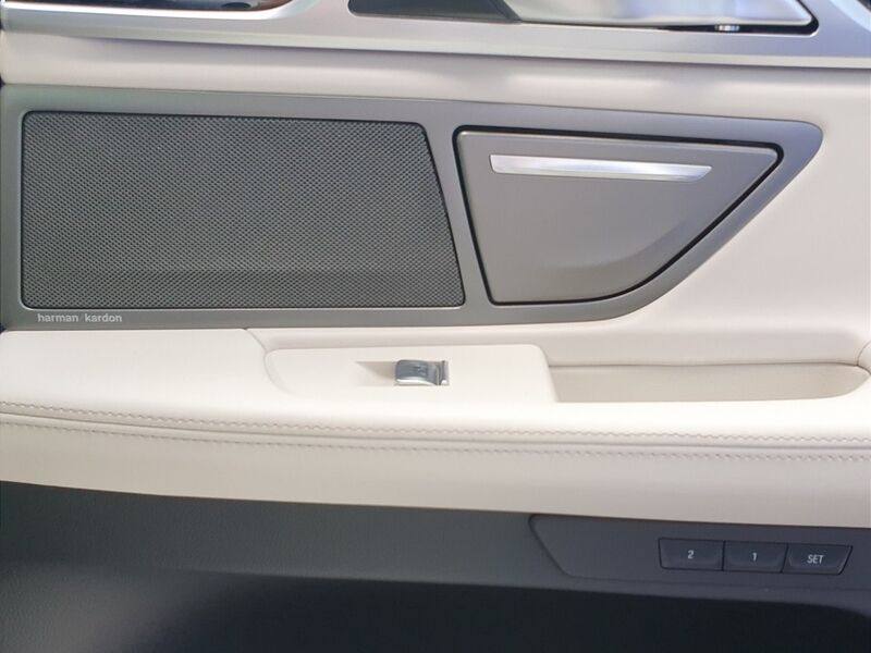 More views of BMW 7-Series