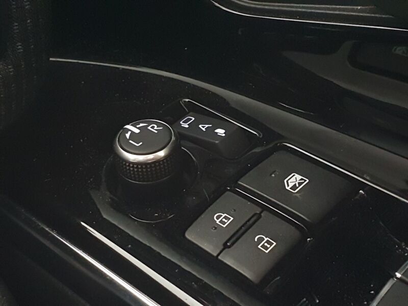 More views of Subaru Solterra
