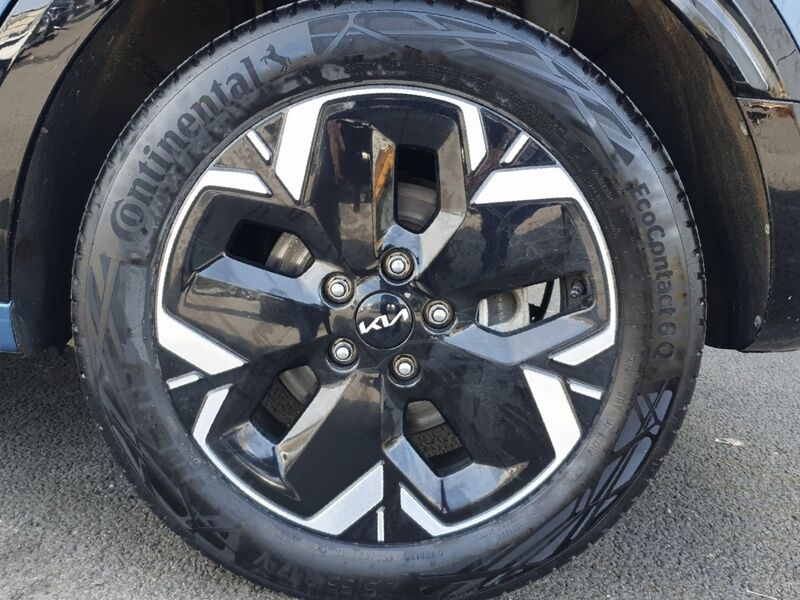More views of Kia Niro