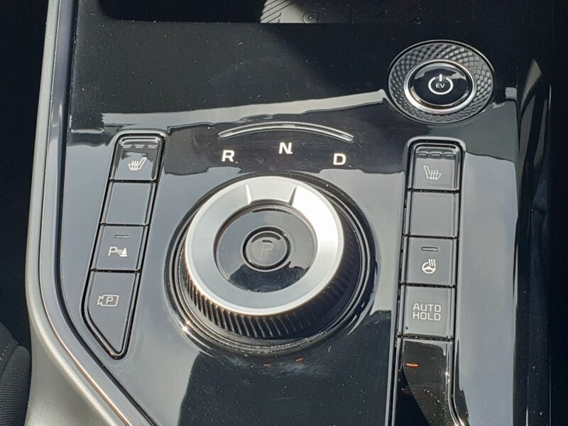 More views of Kia Niro