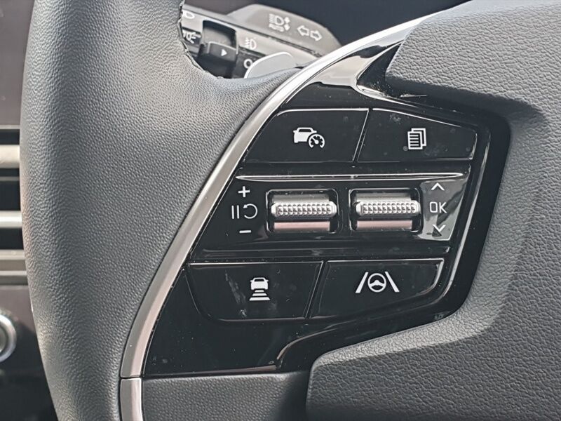 More views of Kia Niro