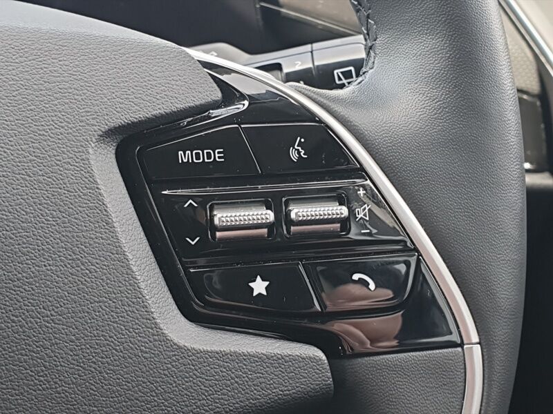 More views of Kia Niro