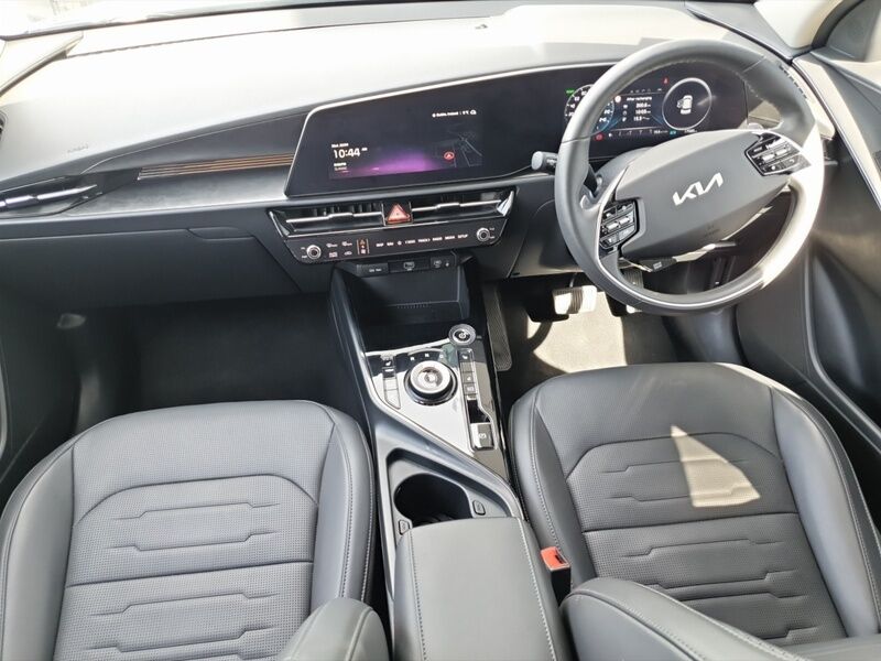 More views of Kia Niro