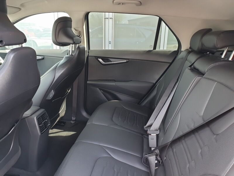 More views of Kia Niro