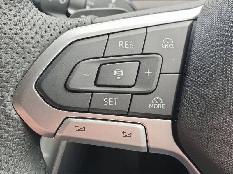 More views of Volkswagen Tiguan