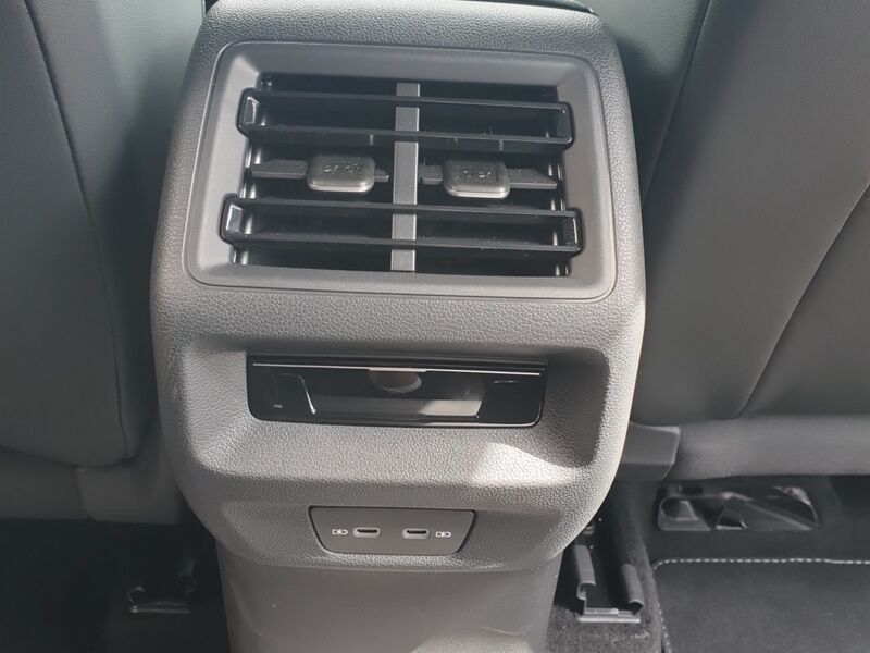 More views of Volkswagen Tiguan