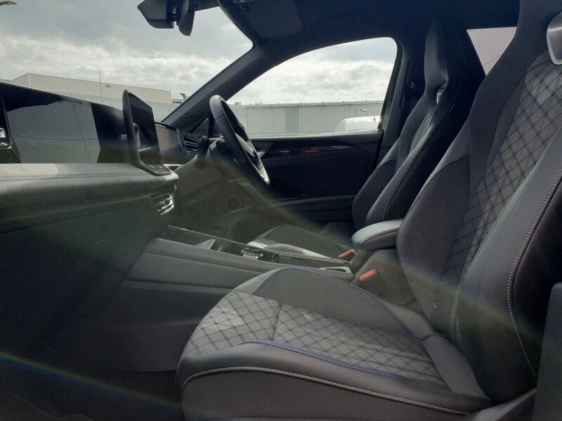 More views of Volkswagen Tiguan