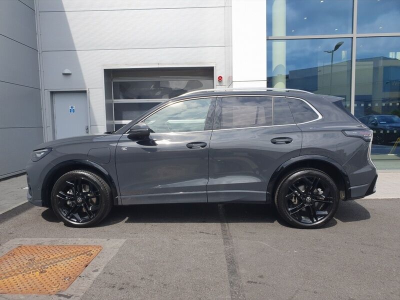 More views of Volkswagen Tiguan