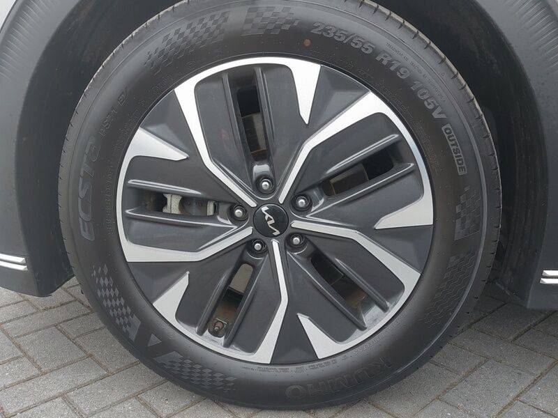 More views of Kia EV6