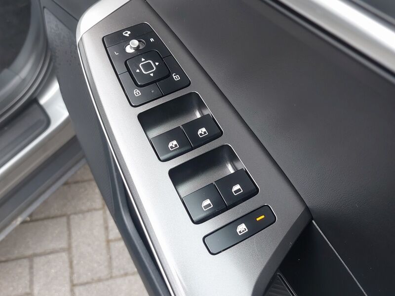 More views of Kia EV6