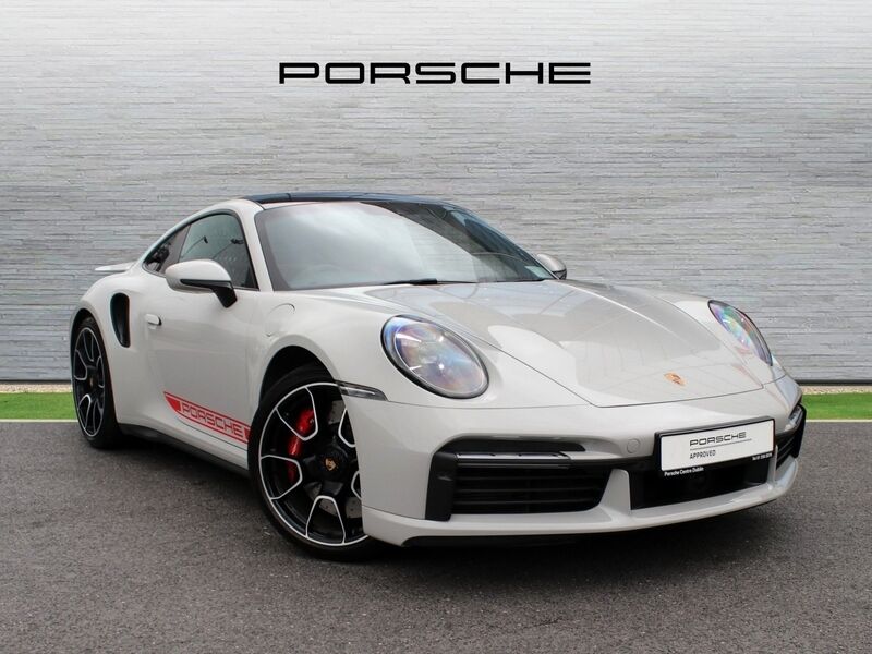 More views of Porsche 911