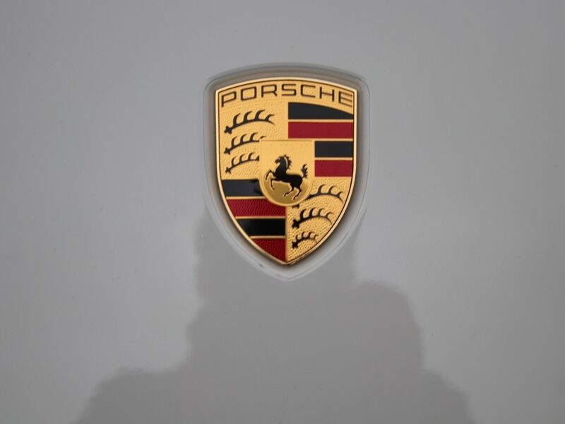 More views of Porsche 911
