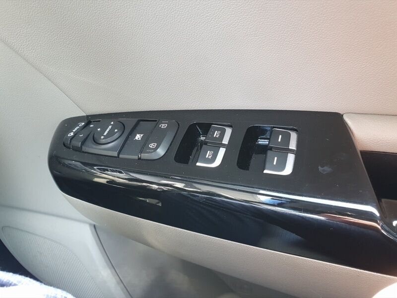 More views of Kia Sportage